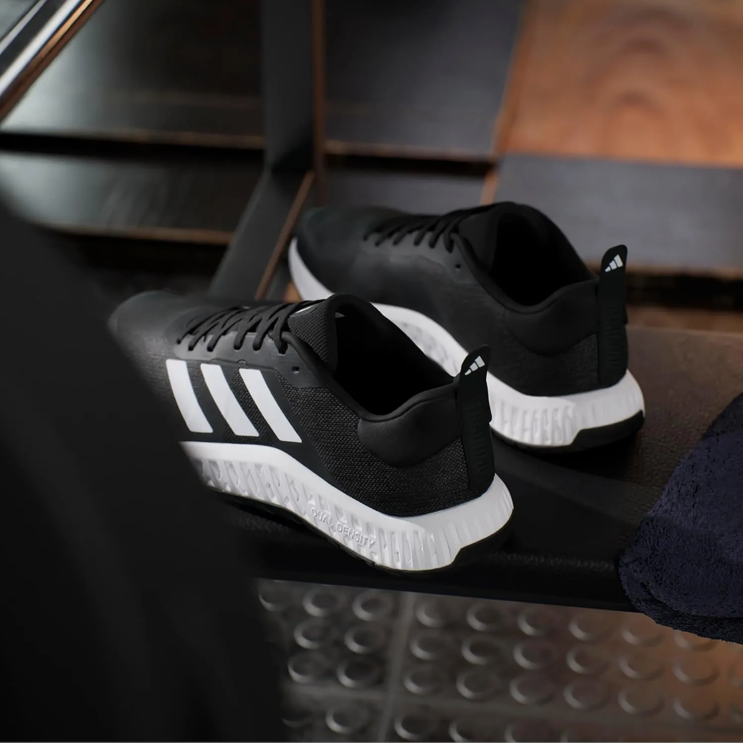 adidas Unisex-Adult Everyset Training Sneaker