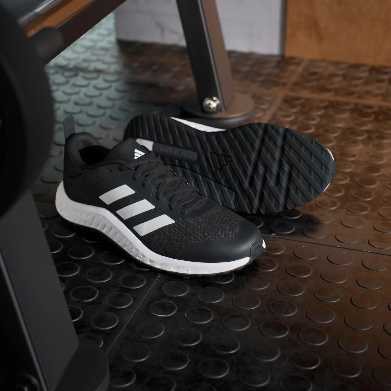 adidas Unisex-Adult Everyset Training Sneaker