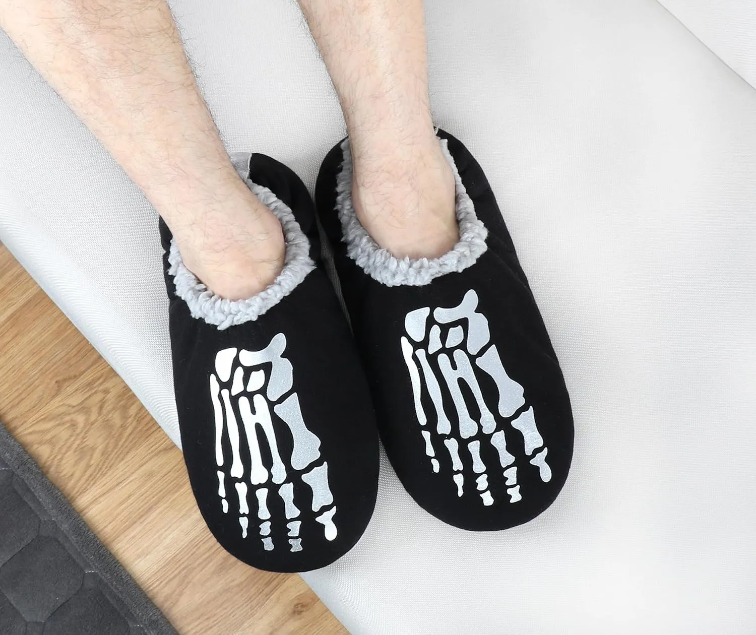 DICUIRD Mens Soft Soles Slipper Socks With Grippers, Cozy&Warm Slippers With Non Skid Bottoms, Fuzzy House Slippers