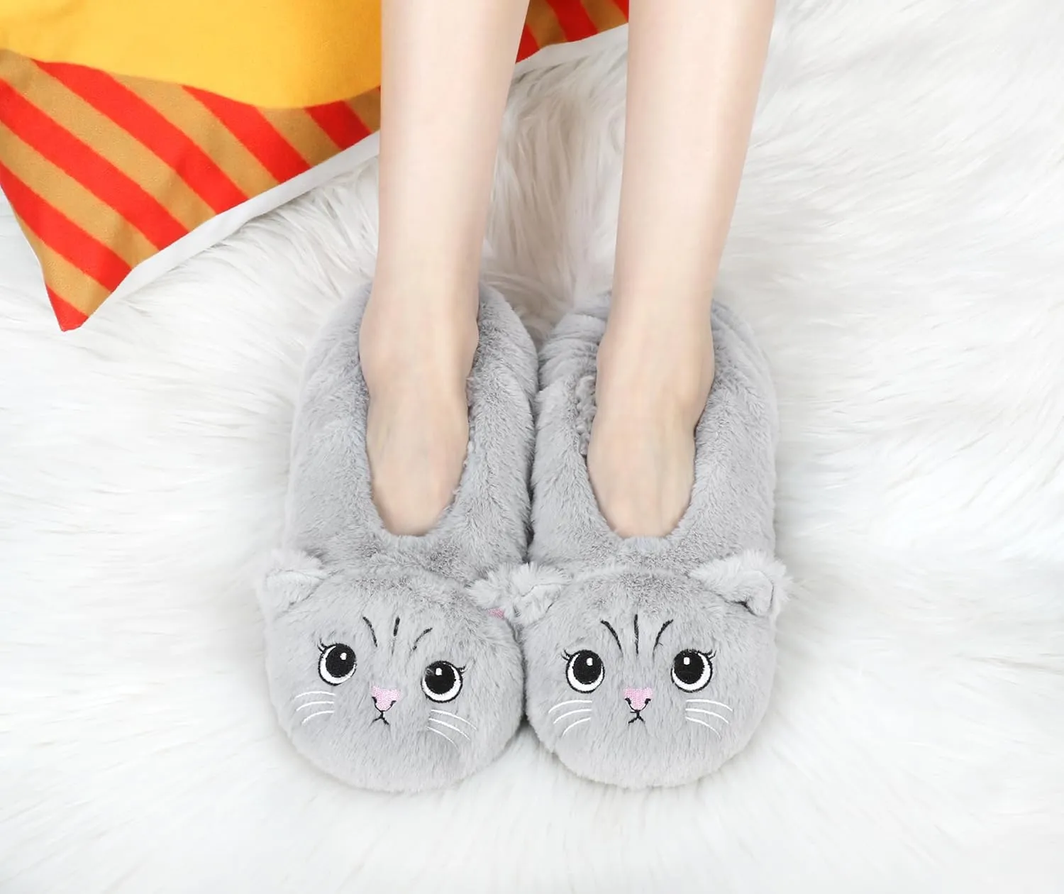 DICUIRD Womens Slipper Socks Low Cut Comfy&Warm Animal Non-skid Bedroom Slippers
