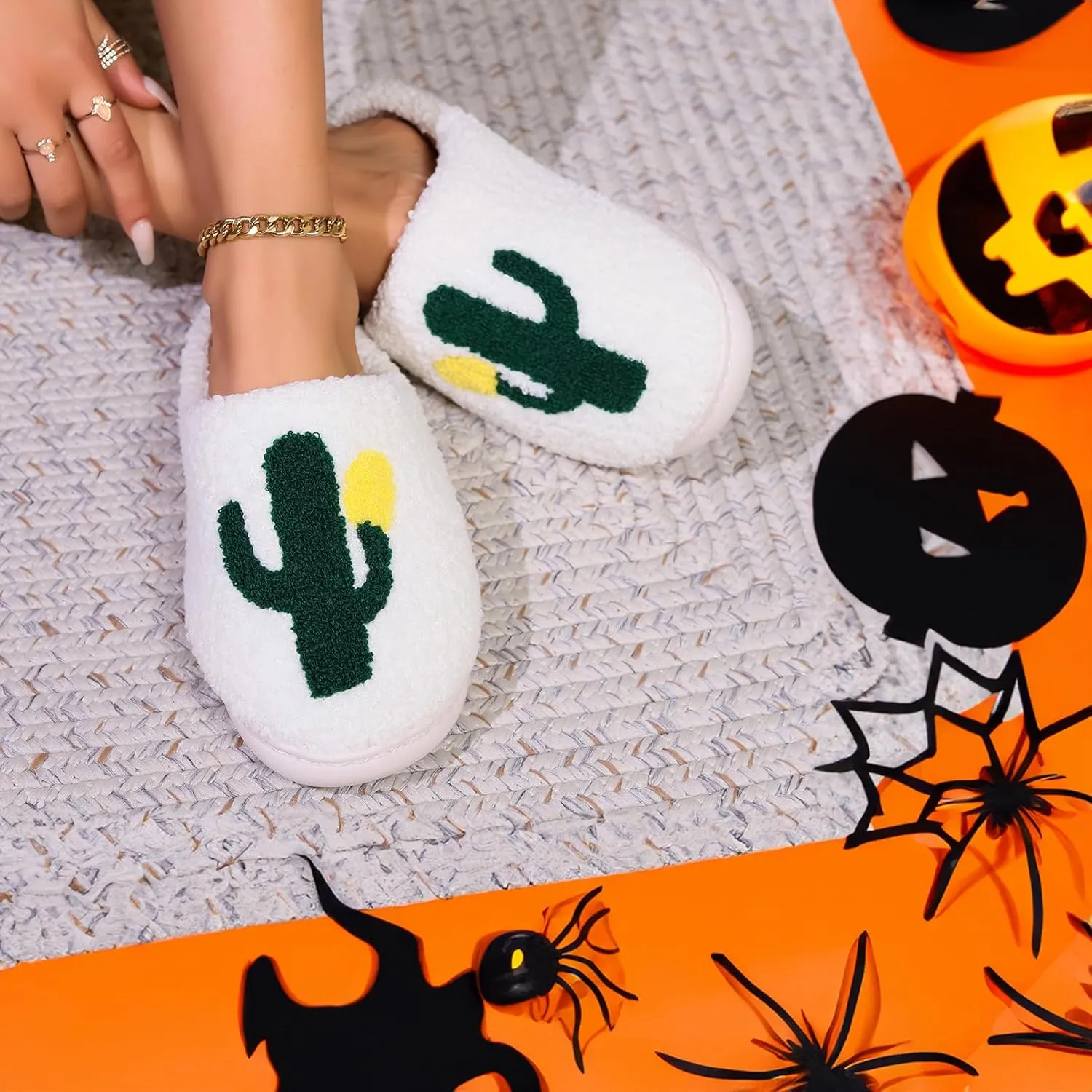 Halloween Christmas Slippers Holiday Slipper House Shoes Home Slipper for Women Fuzzy Outdoor Indoor Bedroom Slippers