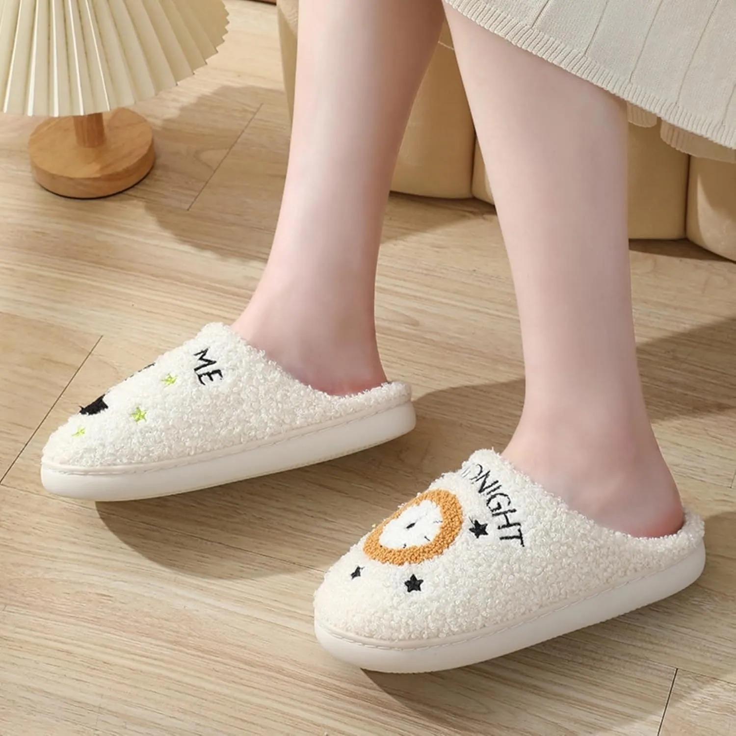 Home Slippers Winter Warm Plush Slippers Comfy Slippers for Women Men Indoor House Fluffy Couple Slippers Soft Cozy Non-Slip Sole Shoes Bedroom Slippers Fuzzy Moon Slippers