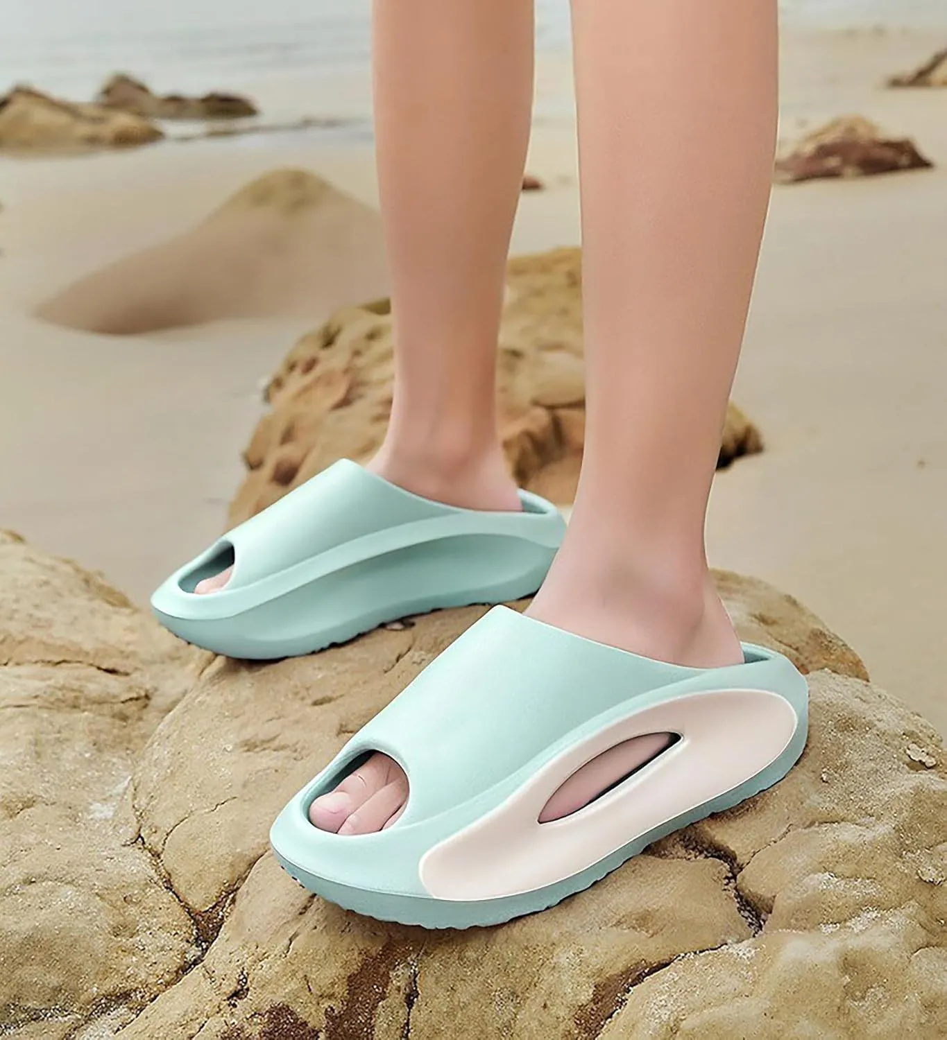 Kids Cloud Slides Boys Girls Comfy Pillow Slippers Summer Beach Sandals Non-Slip Thick Sole Slippers for Indoor Outdoor