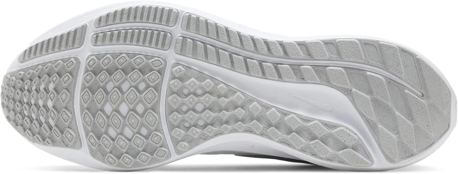 NIKE Women's Sneaker