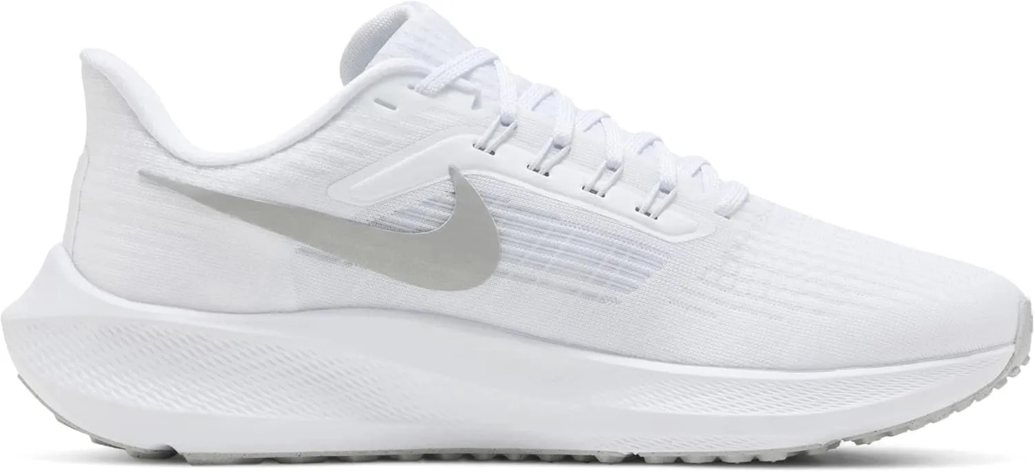NIKE Women's Sneaker