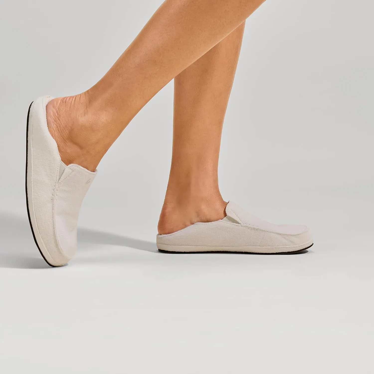 OLUKAI Nohea Hulu Women's Slippers, Soft & Comfortable Slippers with Fleece Lining, Wool Blend Footbed & Drop-In Heel Design