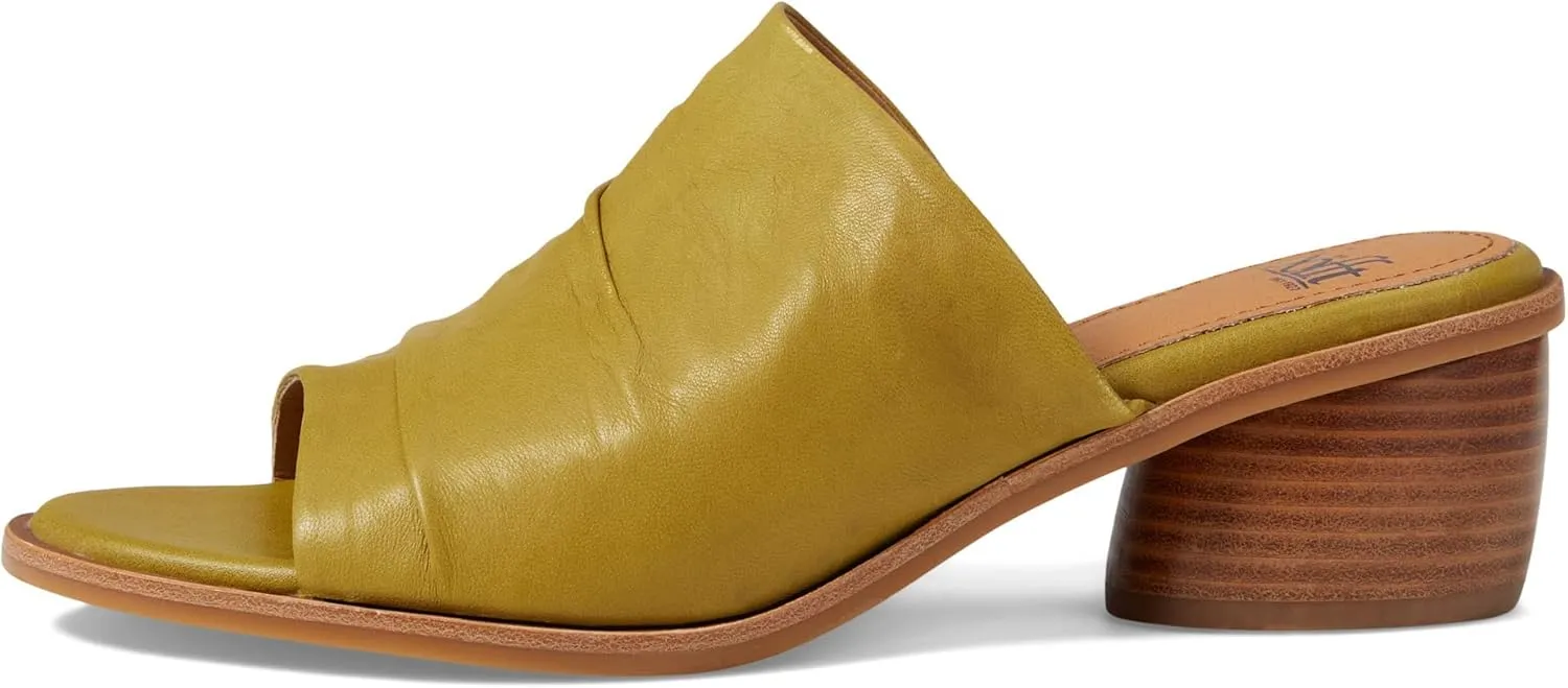 Sofft Chrissie - Heels for Women - Supple Ruched Leather Upper - Round Open Toe - Rounded Stacked Heel