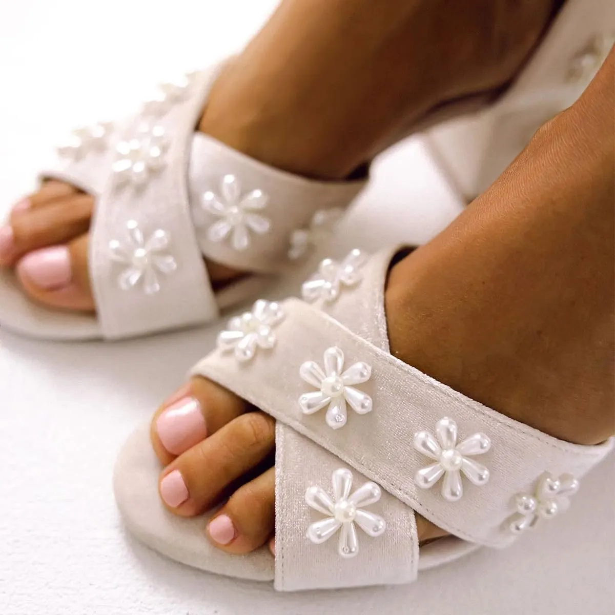 XYD Women Graceful Bloom Pearl Flower Bridal Sandals Ankle Strap Open Toe Chunky Low Heels Romantic Shoes